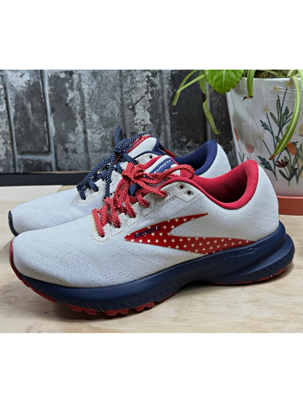 Brooks Launch 7 Women’s Size 5 Wide D Running Shoes Red White Blue 1203221D166